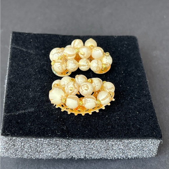 Vintage “Forbidden Fruit” Clip Earrings - Picture 8 of 10